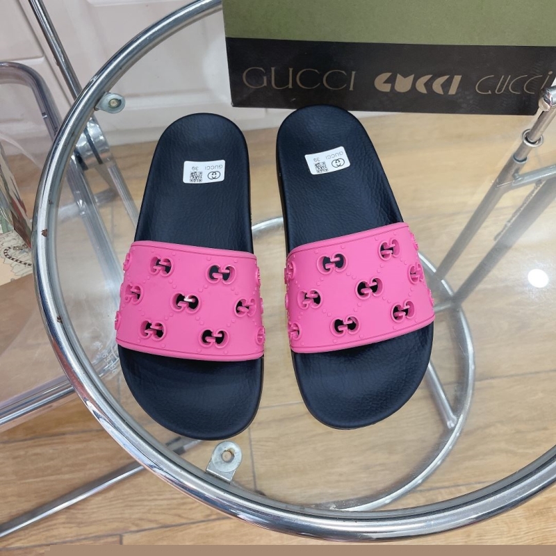 G*u*i slippers